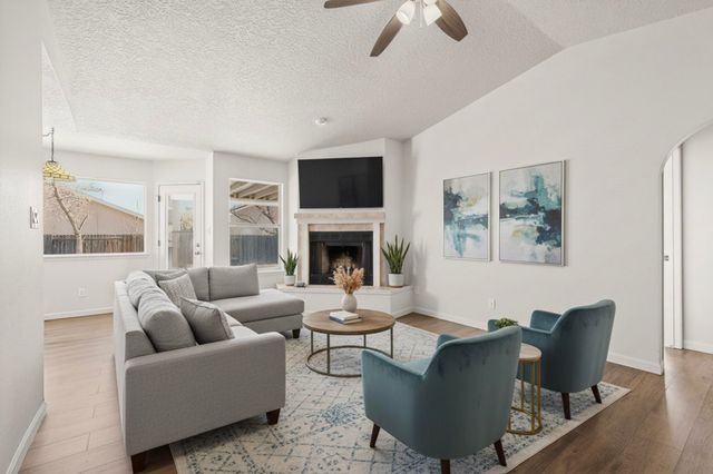 1712 Tierra Del Oso Drive NW, Albuquerque, NM 87120