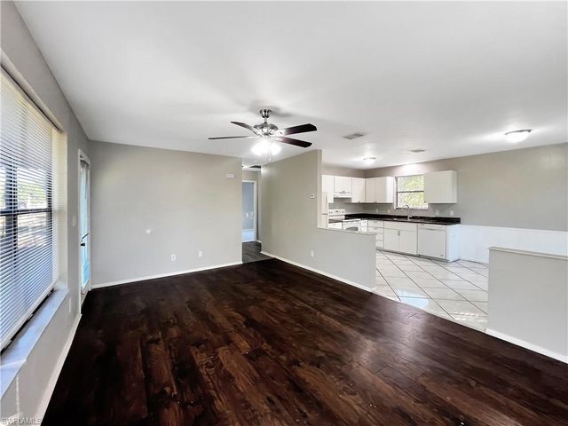 8350 Wren RD, Fort Myers, FL 33967