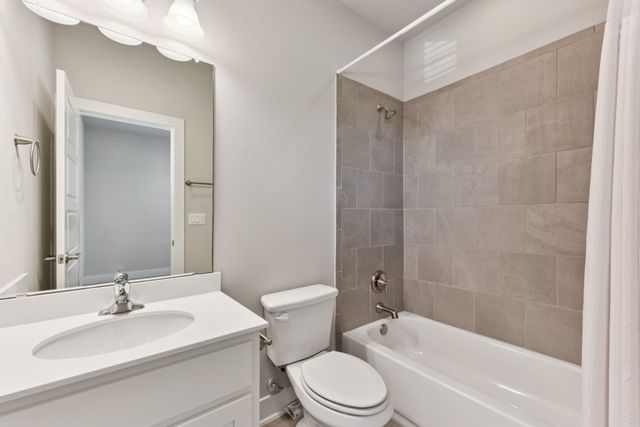 1613 Arcilla ST, Austin, TX 78741