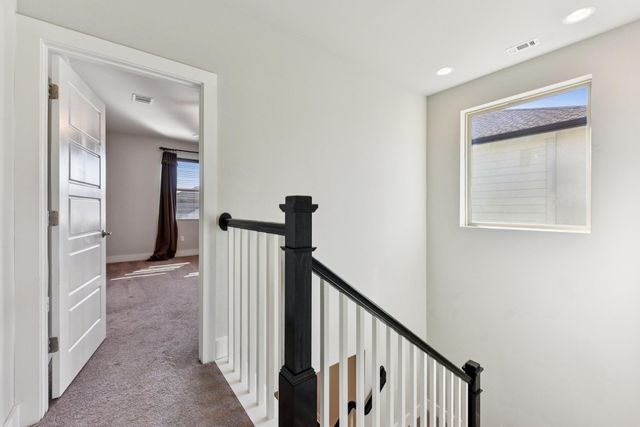 1613 Arcilla ST, Austin, TX 78741