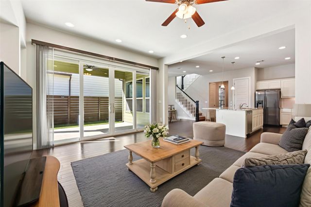 1613 Arcilla ST, Austin, TX 78741