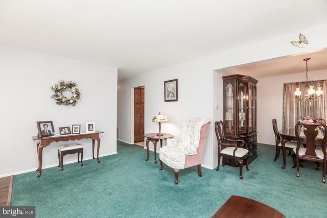 1027 ESTATES BLVD, Hamilton, NJ 08690