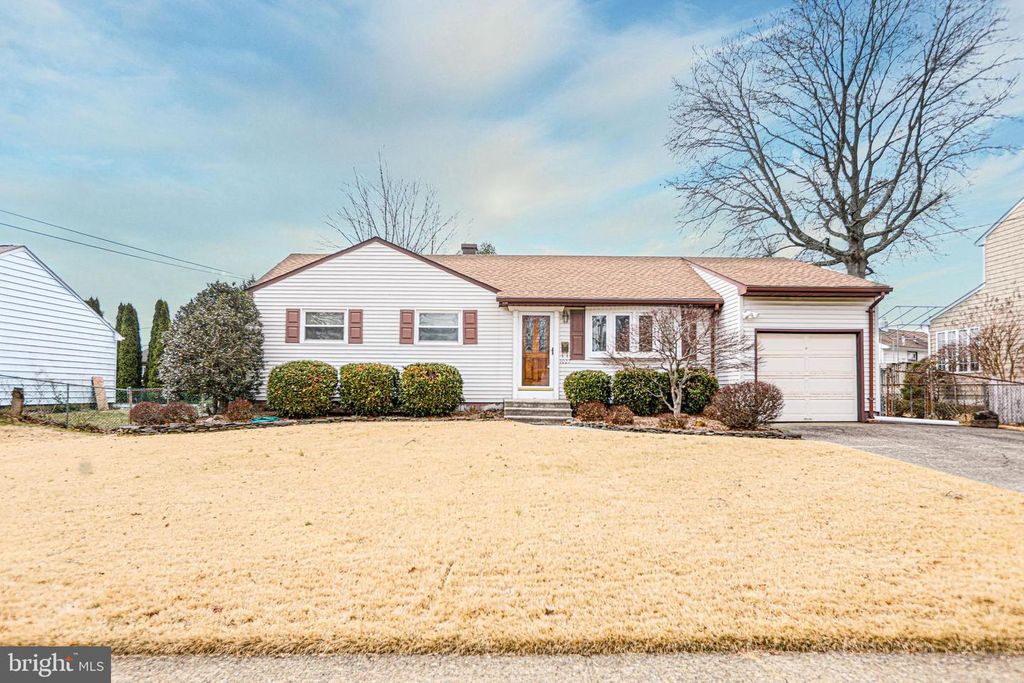 1027 ESTATES BLVD, Hamilton, NJ 08690