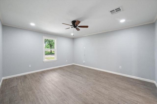 1009 N Spikes Road, Corsicana, TX 75110