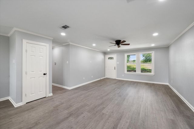 1009 N Spikes Road, Corsicana, TX 75110