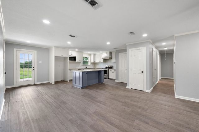 1009 N Spikes Road, Corsicana, TX 75110