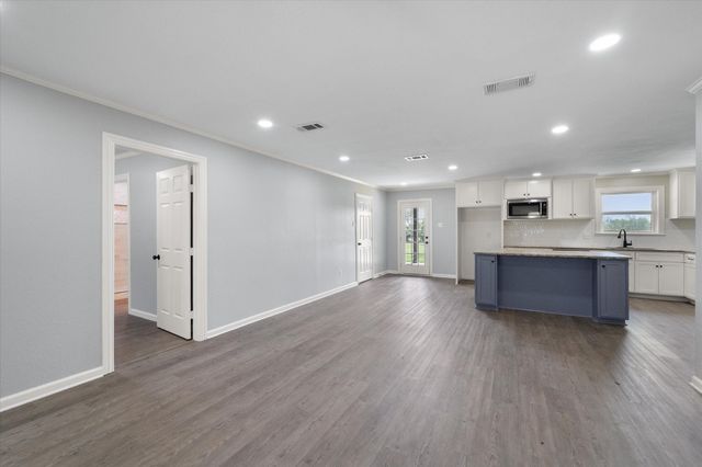 1009 N Spikes Road, Corsicana, TX 75110