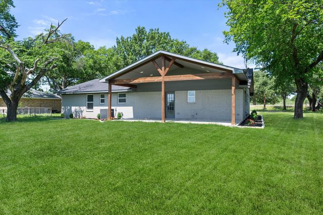 1009 N Spikes Road, Corsicana, TX 75110