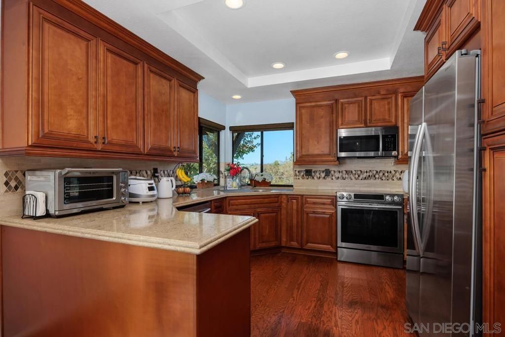 Image 14 of property listing at 17495 Carnton Way, San Diego, CA 92128