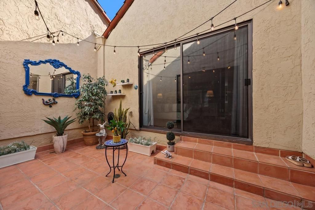 Image 18 of property listing at 17495 Carnton Way, San Diego, CA 92128