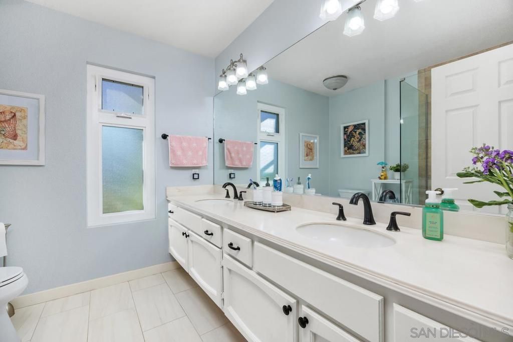 Image 23 of property listing at 17495 Carnton Way, San Diego, CA 92128