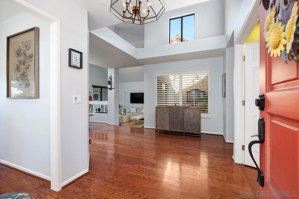 Image 5 of property listing at 17495 Carnton Way, San Diego, CA 92128