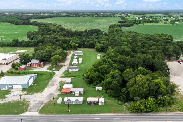 766 E Quinlan Parkway, Quinlan, TX 75474