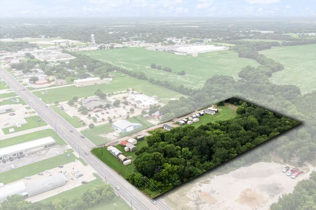 766 E Quinlan Parkway, Quinlan, TX 75474
