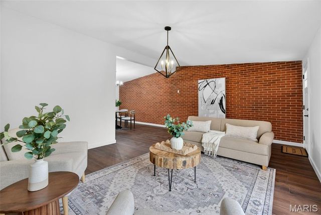 8406 January Avenue, Berkeley, MO 63134