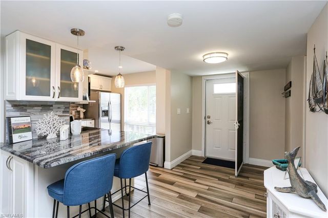 195 Peppermint LN 884, Naples, FL 34112