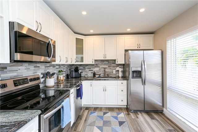 195 Peppermint LN 884, Naples, FL 34112