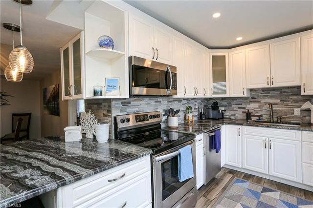 195 Peppermint LN 884, Naples, FL 34112