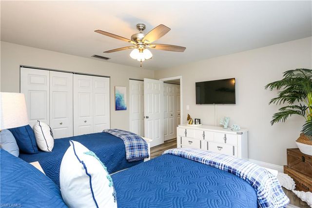 195 Peppermint LN 884, Naples, FL 34112