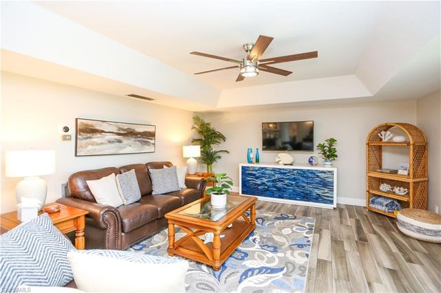 195 Peppermint LN 884, Naples, FL 34112