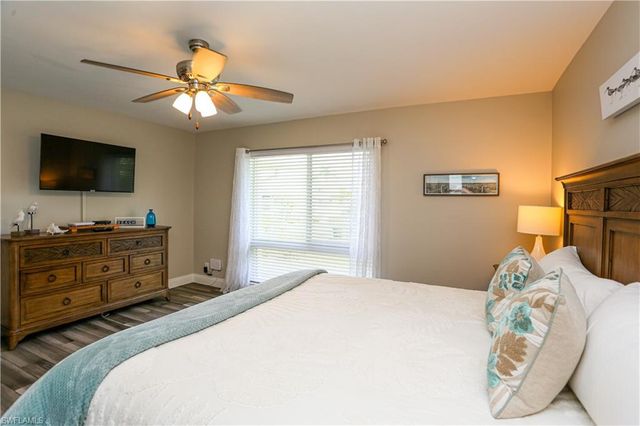 195 Peppermint LN 884, Naples, FL 34112