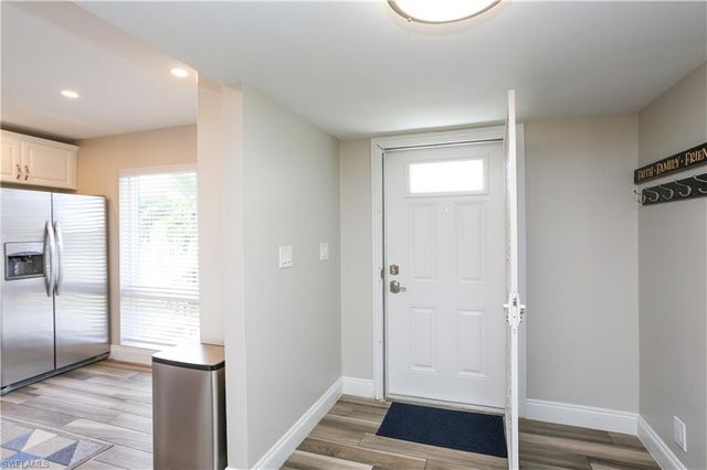 195 Peppermint LN 884, Naples, FL 34112