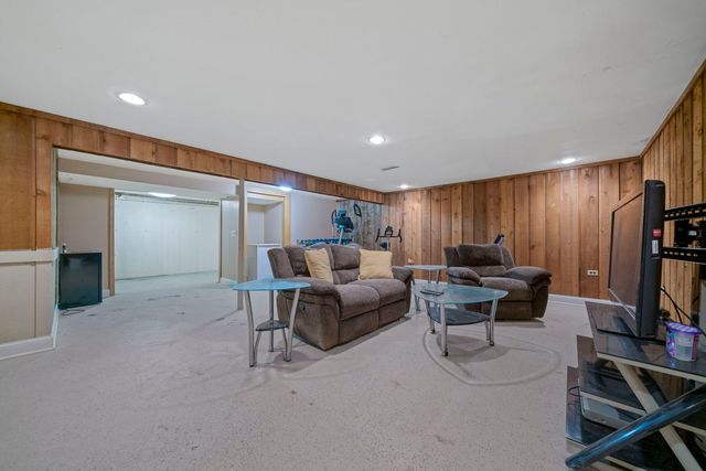 36W690 Winding Trail, West Dundee, IL 60118