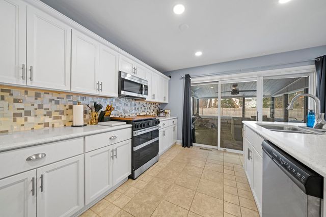 36W690 Winding Trail, West Dundee, IL 60118