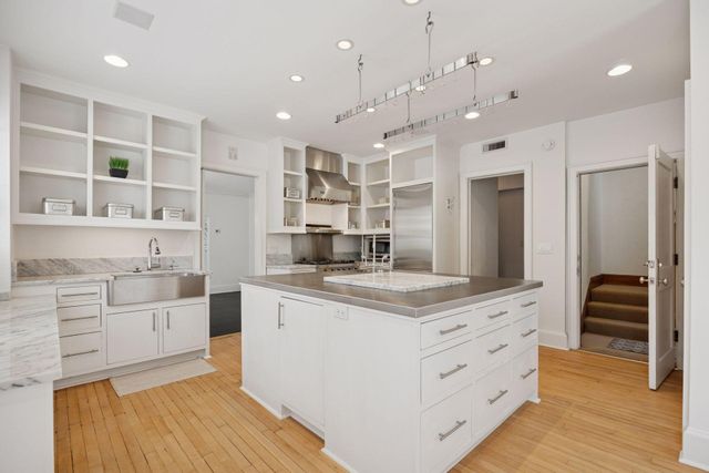 1785 Dupont Avenue S Main Floor, Minneapolis, MN 55403