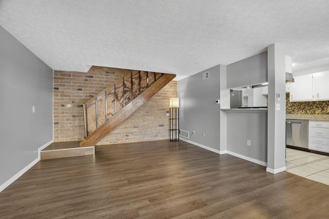 2534 Nassau Drive, 29C, Columbus, OH 43232