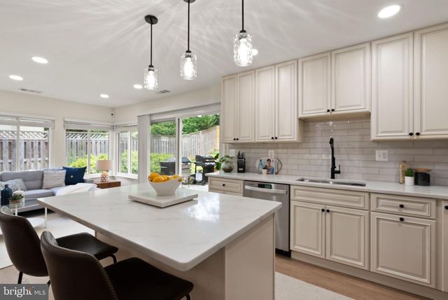 7909 MULBERRY BOTTOM CT, Springfield, VA 22153