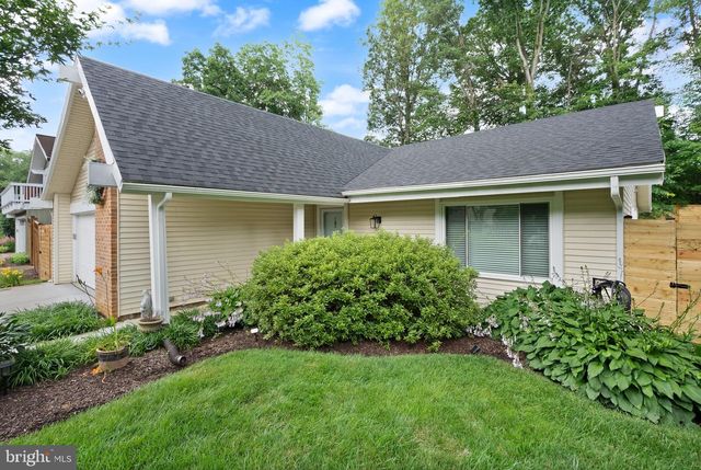 7909 MULBERRY BOTTOM CT, Springfield, VA 22153