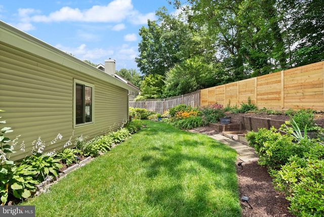 7909 MULBERRY BOTTOM CT, Springfield, VA 22153