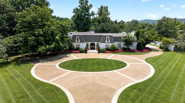 2211 Old Hickory Blvd, Nashville, TN 37215