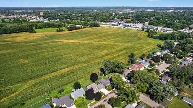 2509 26th Street NW, Rochester, MN 55901