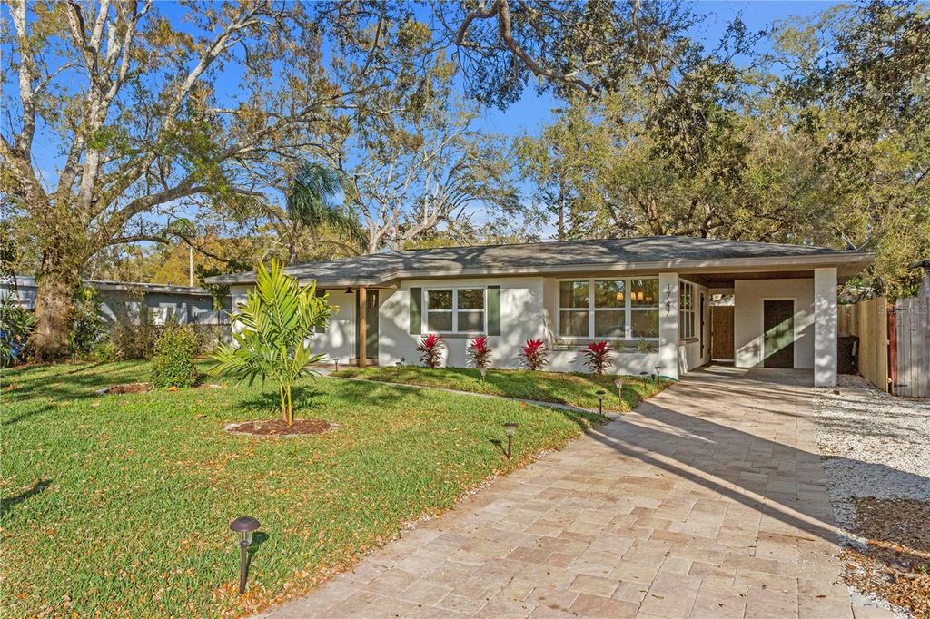 Image 1 of property listing at 1747 SANTA ANNA DRIVE, Dunedin, FL 34698