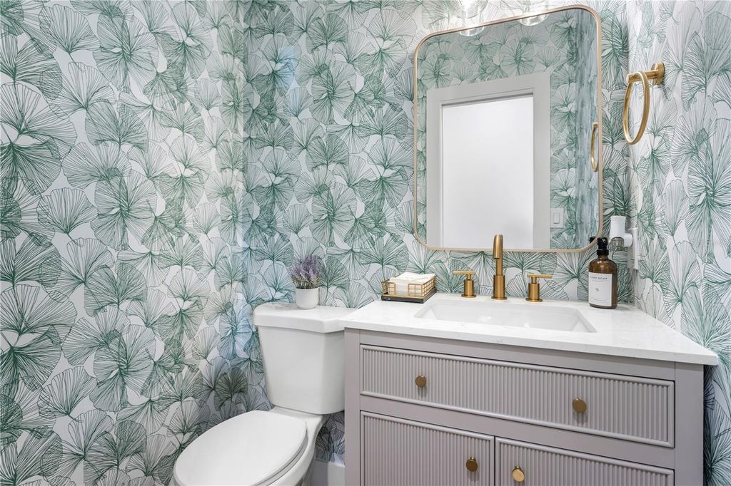 Image 17 of property listing at 1747 SANTA ANNA DRIVE, Dunedin, FL 34698