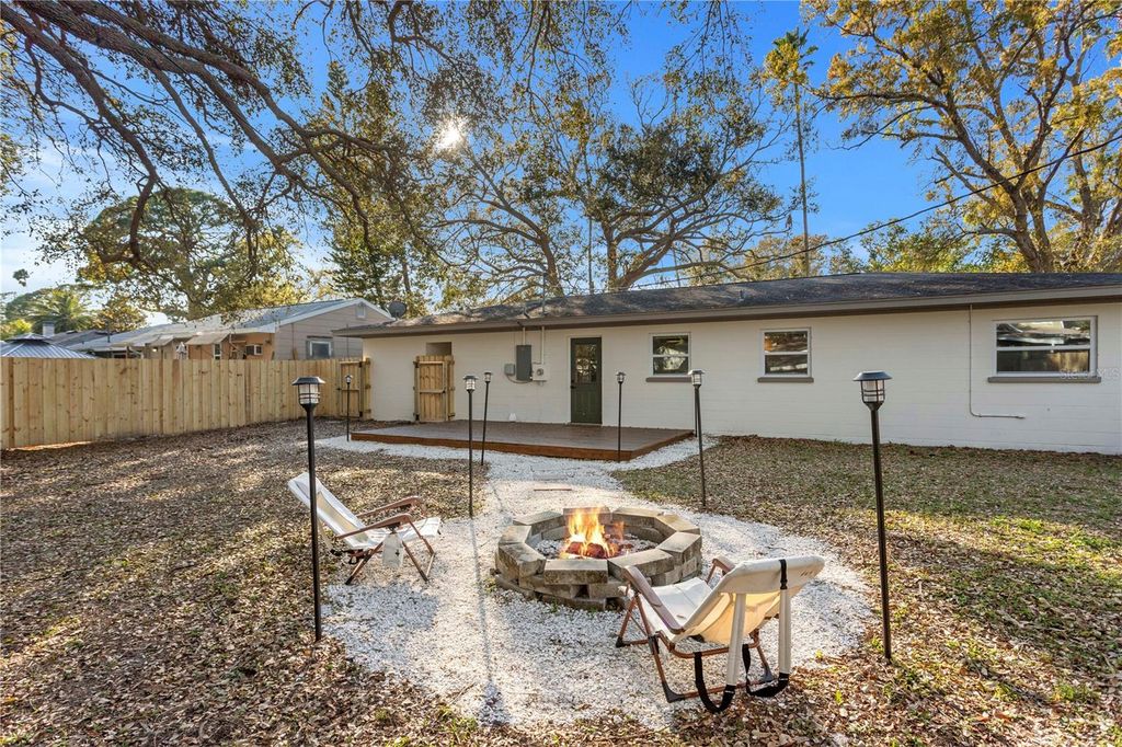 Image 27 of property listing at 1747 SANTA ANNA DRIVE, Dunedin, FL 34698