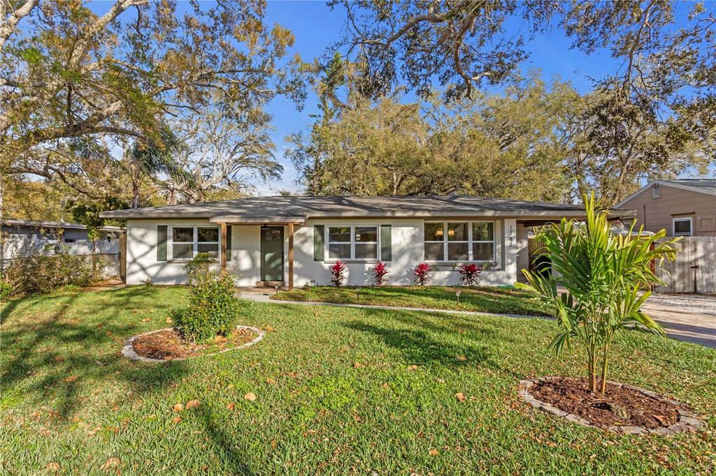 Image 30 of property listing at 1747 SANTA ANNA DRIVE, Dunedin, FL 34698