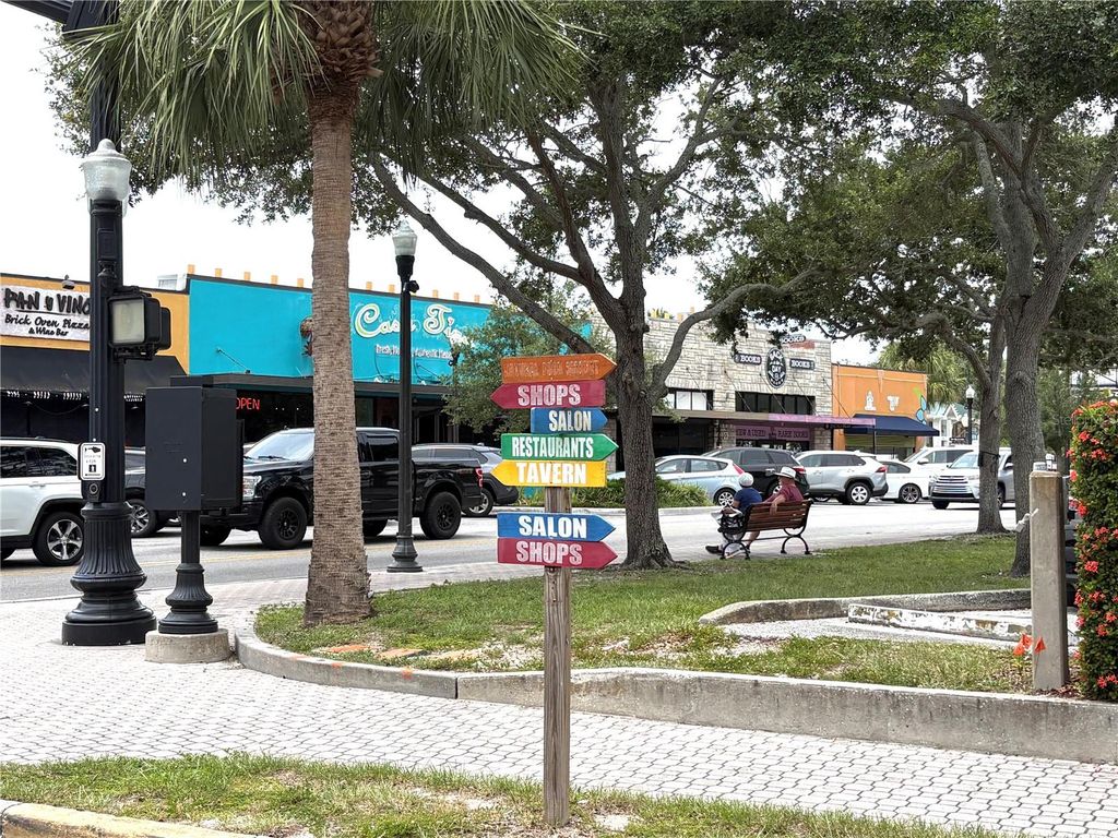 Image 35 of property listing at 1747 SANTA ANNA DRIVE, Dunedin, FL 34698