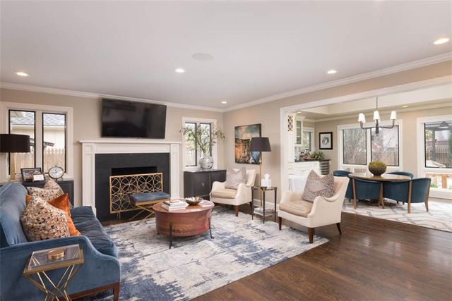8943 Cedar Drive, Prairie Village, KS 66207