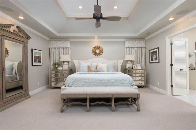 8943 Cedar Drive, Prairie Village, KS 66207