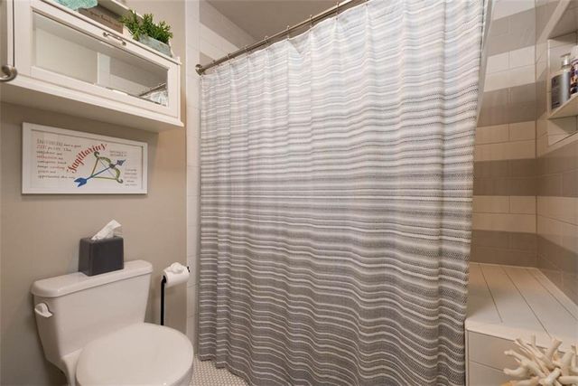 8943 Cedar Drive, Prairie Village, KS 66207