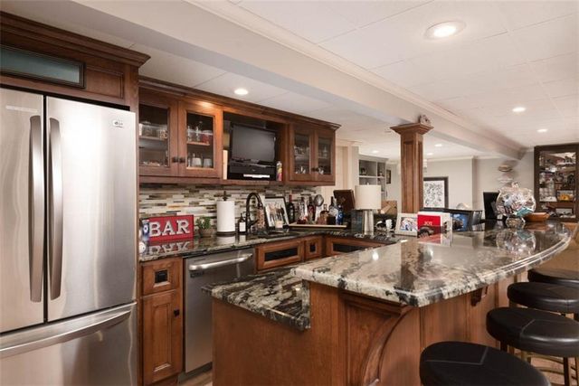 8943 Cedar Drive, Prairie Village, KS 66207