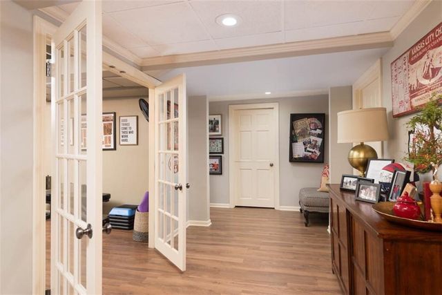 8943 Cedar Drive, Prairie Village, KS 66207