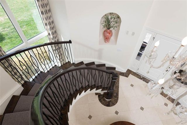 8943 Cedar Drive, Prairie Village, KS 66207