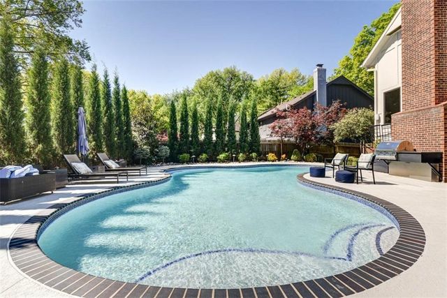 8943 Cedar Drive, Prairie Village, KS 66207