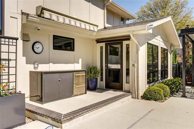8943 Cedar Drive, Prairie Village, KS 66207