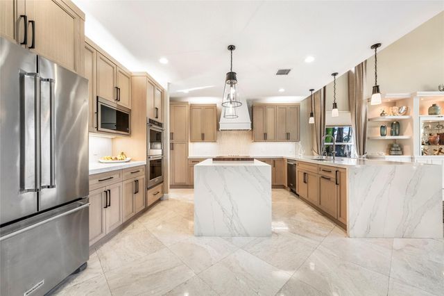 11047 Garden Ridge Court, Davie, FL 33328