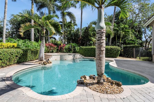 11047 Garden Ridge Court, Davie, FL 33328